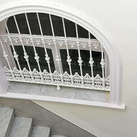 אכסניה Planeta קדיז